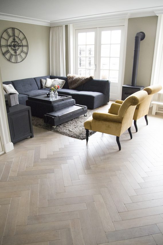 fischgrätparkett eiche parquet chêne à bâtons rompus herring-bone parquet oak frischknecht ag