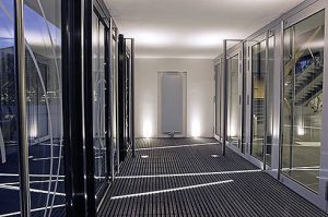 sauberlaufzonen schmutzschleusen tapis anti-salissures pour zones de passage clean-off zones and dirt-trapping floorings frischknecht ag