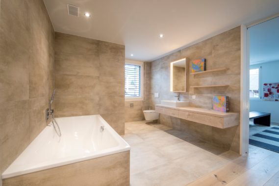 parkett parquet eiche chêne oak keramikplatten céramique grès cérame ceramic porcelain stoneware frischknecht ag thun bern gstaad