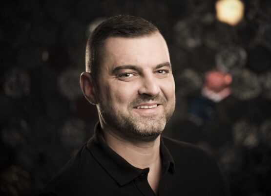 pera coban Frischknecht AG, Plättli, Fliesen Kacheln Böden, Wandbeläge, Steinboden